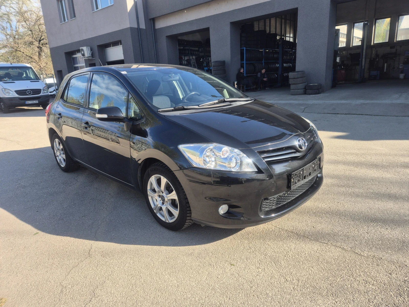 Toyota Auris 99000 KM. НОВ ВНОС , снимка 5 - Автомобили и джипове - 54138868