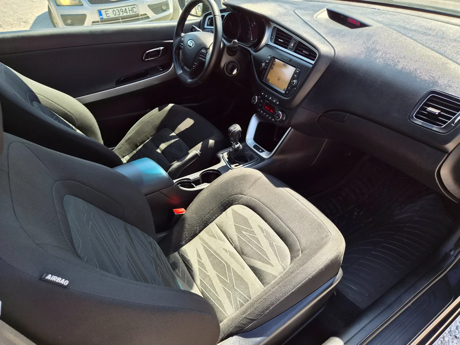Kia Ceed 1.6Diesel Coupe, снимка 10 - Автомобили и джипове - 54530920