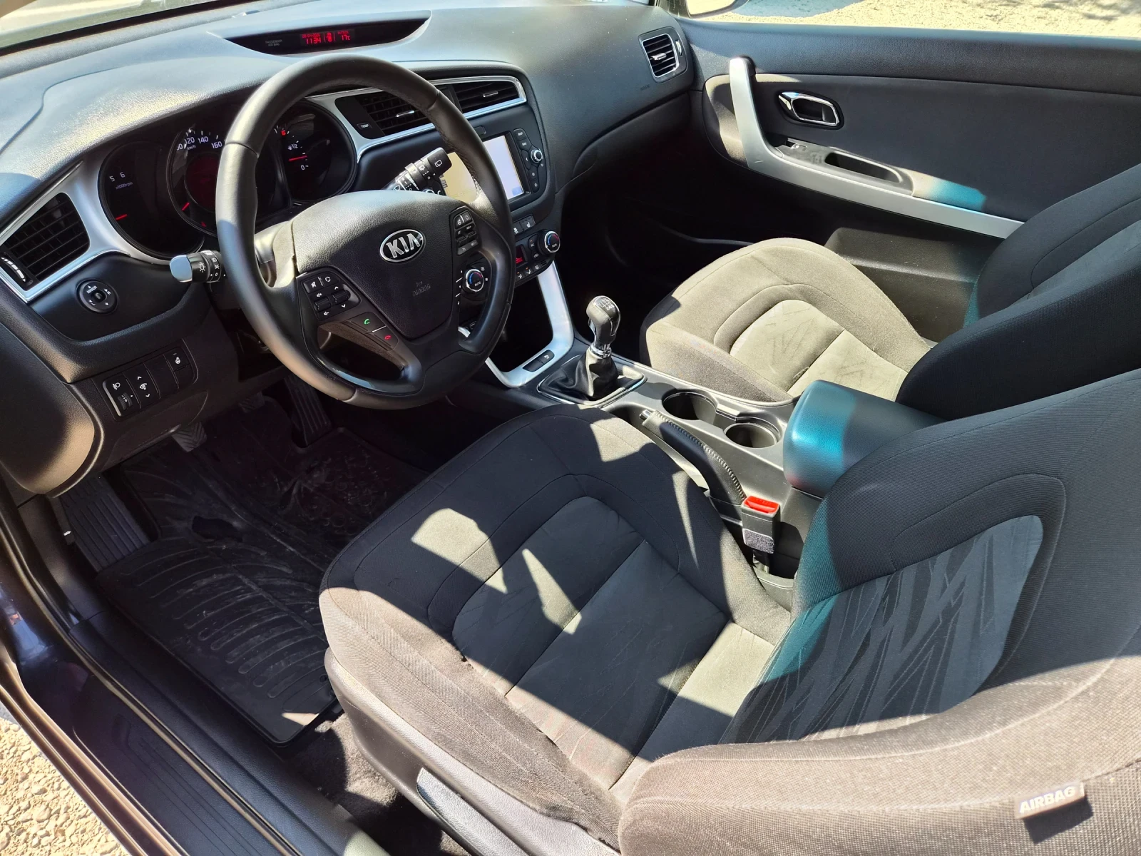 Kia Ceed 1.6Diesel Coupe, снимка 13 - Автомобили и джипове - 54530920