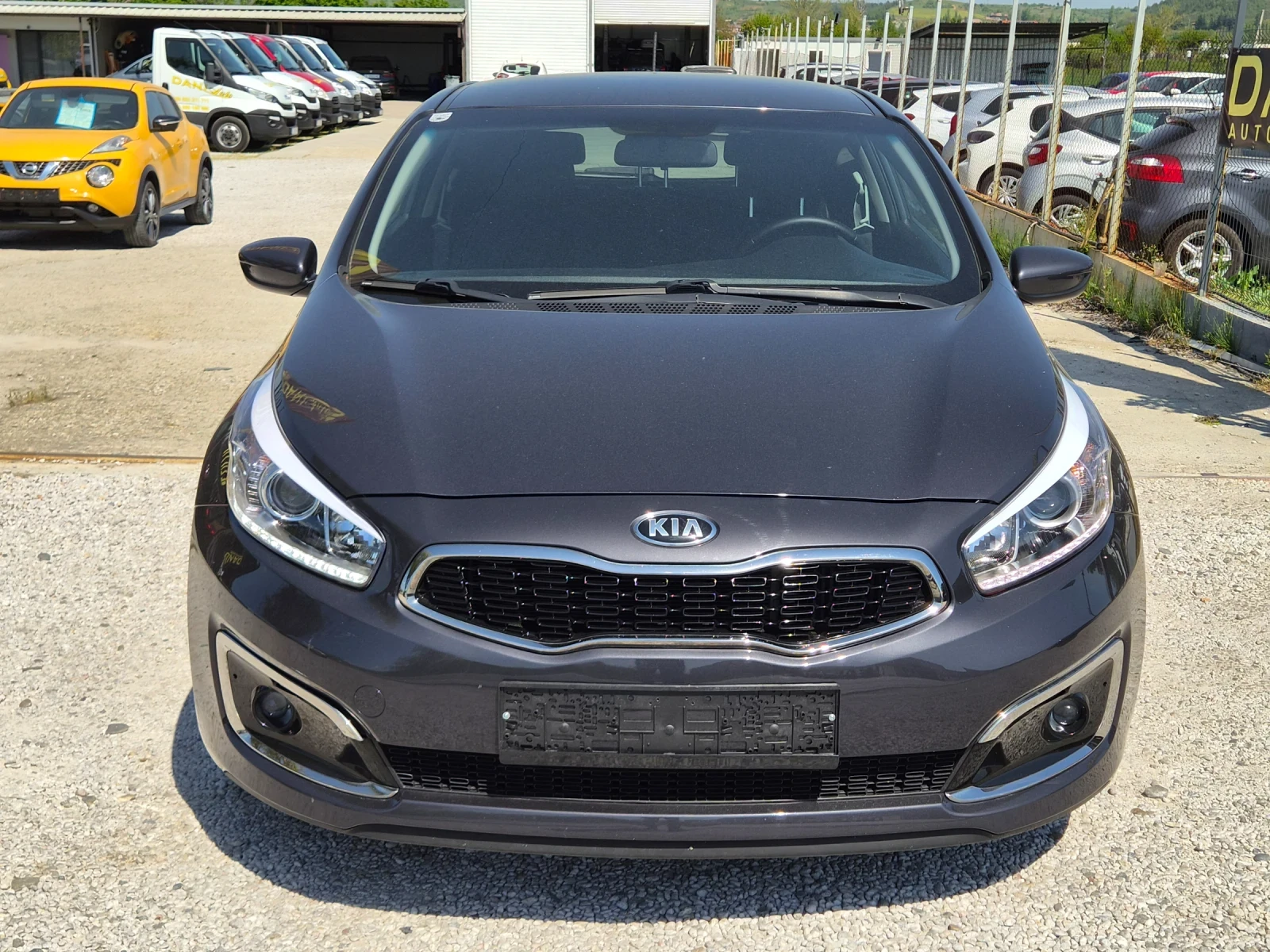 Kia Ceed 1.6Diesel Coupe, снимка 3 - Автомобили и джипове - 54530920