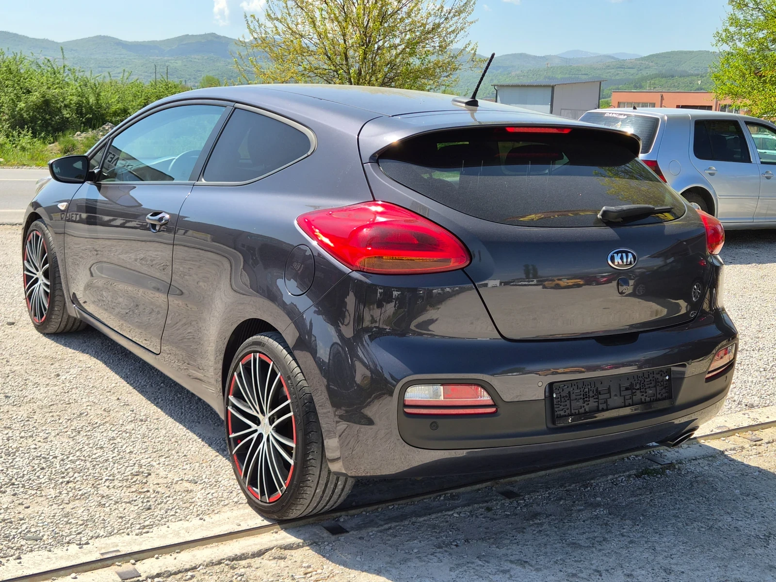 Kia Ceed 1.6Diesel Coupe, снимка 4 - Автомобили и джипове - 54530920