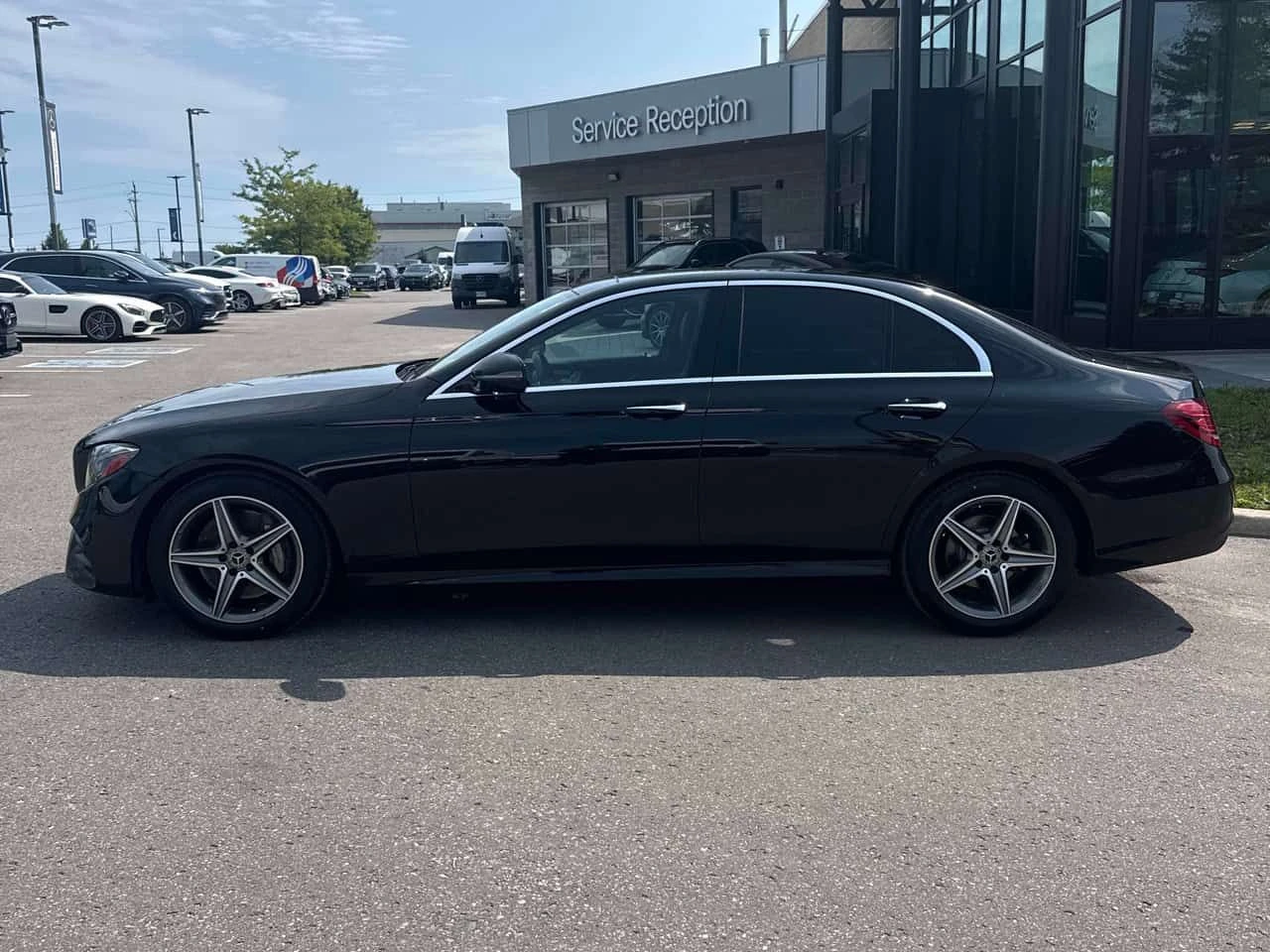 Mercedes-Benz E 300 4MATIC * ГЛАВНО ПРЕДСТАВИТЕЛСТВО НА MERCEDES* , снимка 3 - Автомобили и джипове - 55641201