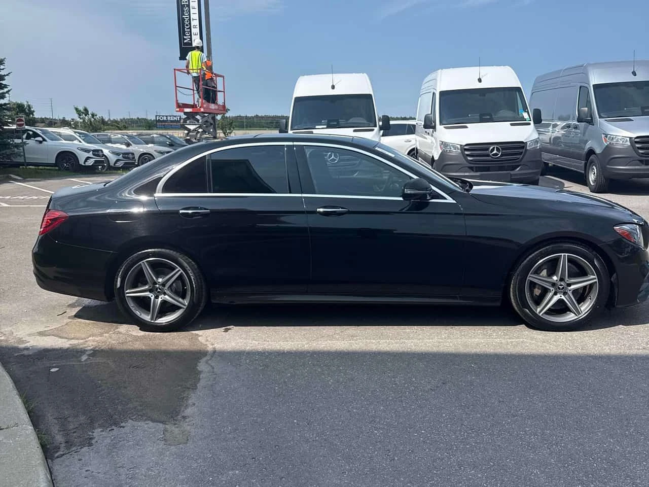 Mercedes-Benz E 300 4MATIC * ГЛАВНО ПРЕДСТАВИТЕЛСТВО НА MERCEDES* , снимка 4 - Автомобили и джипове - 55641201