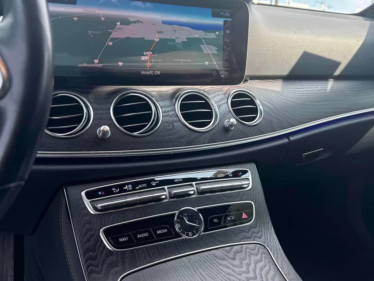 Mercedes-Benz E 300 4MATIC * ГЛАВНО ПРЕДСТАВИТЕЛСТВО НА MERCEDES* , снимка 9 - Автомобили и джипове - 55641201