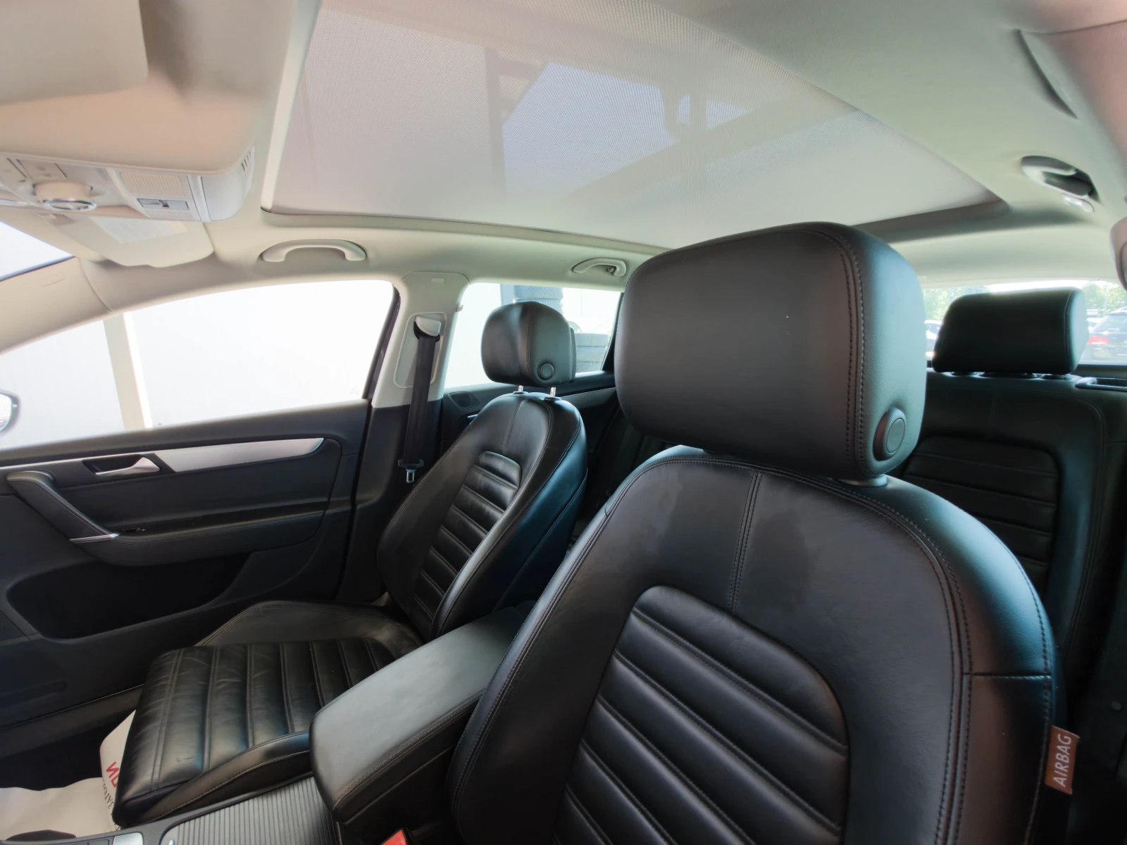 VW Passat 2.0* 170кс* Кожа* LED* , снимка 11 - Автомобили и джипове - 55662880