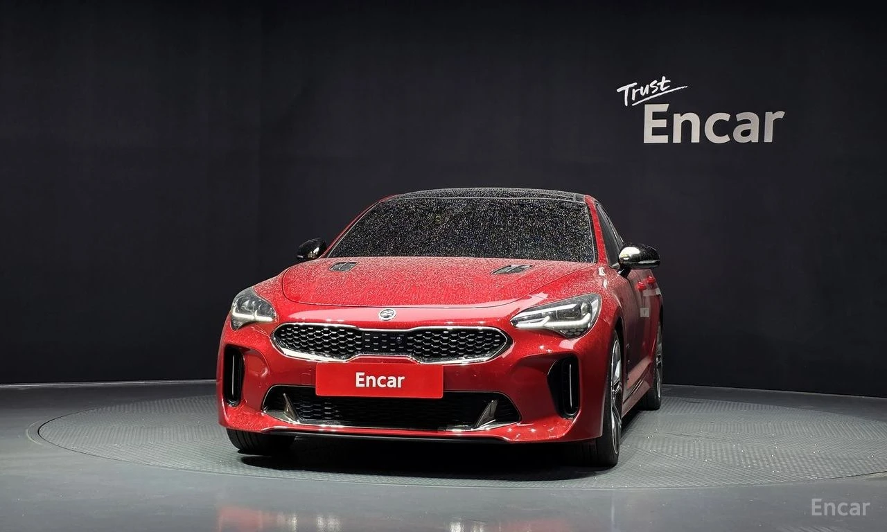 Kia Stinger 3.3 GT AWD* DISTRONIC* LEXICON* 360* ХЕДЪП* PANO* , снимка 2 - Автомобили и джипове - 55665792