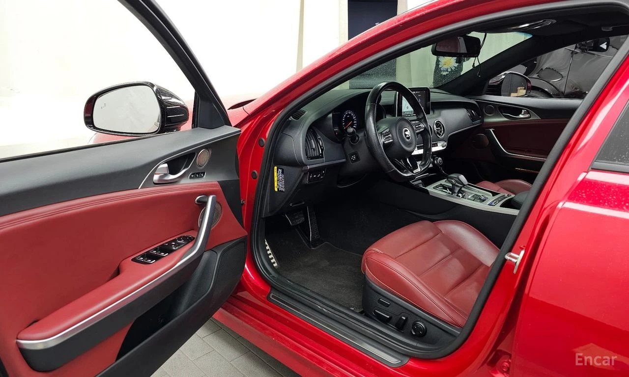 Kia Stinger 3.3 GT AWD* DISTRONIC* LEXICON* 360* ХЕДЪП* PANO* , снимка 6 - Автомобили и джипове - 55665792