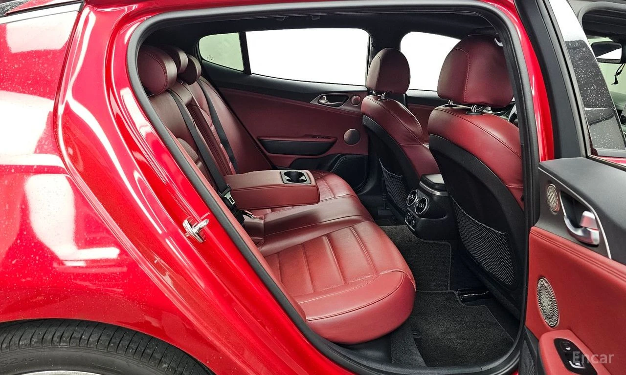 Kia Stinger 3.3 GT AWD* DISTRONIC* LEXICON* 360* ХЕДЪП* PANO* , снимка 15 - Автомобили и джипове - 55665792
