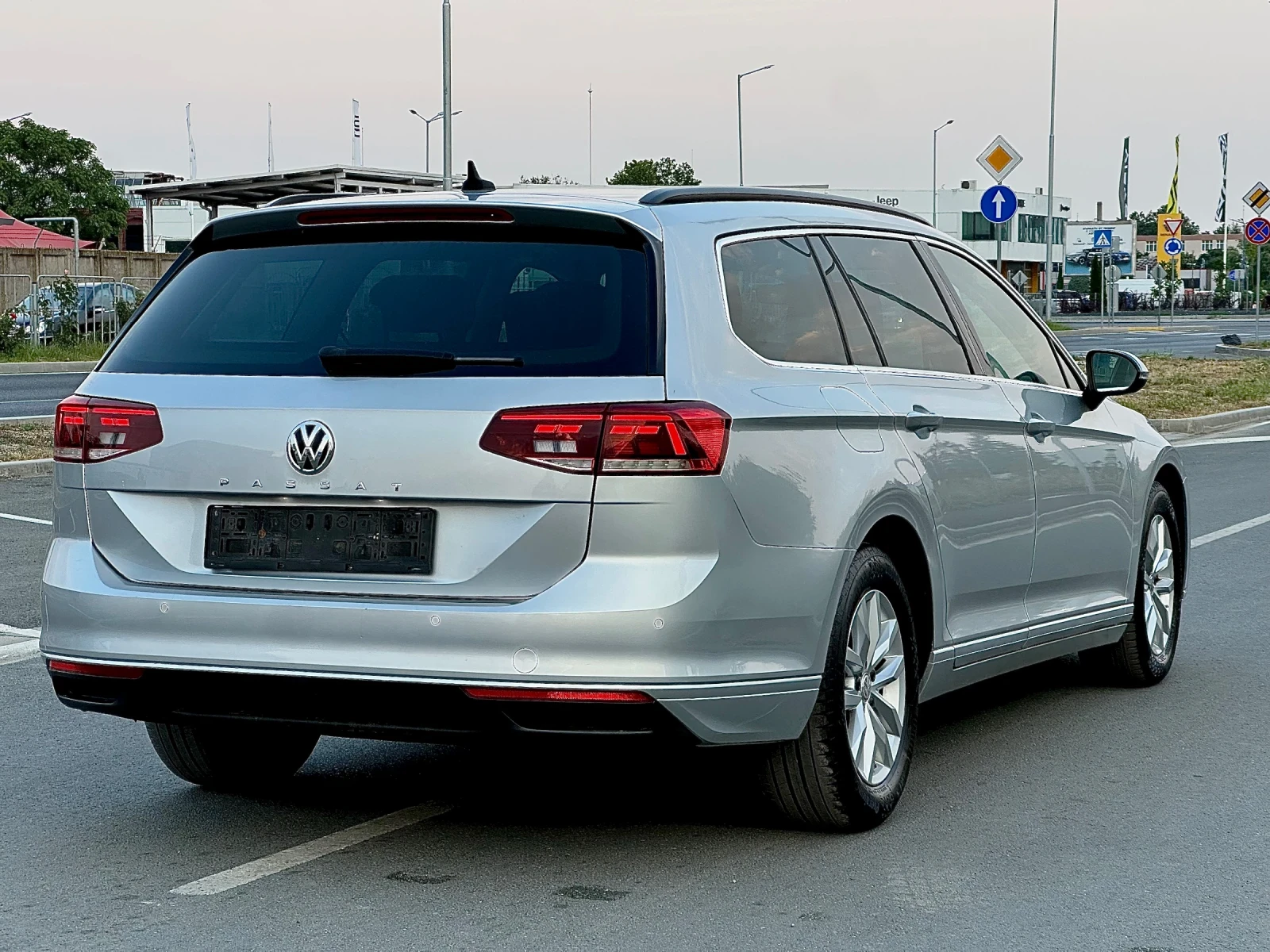 VW Passat 2.0 TDI | DSG | Facelift | Distronic | CarPlay , снимка 7 - Автомобили и джипове - 55710299