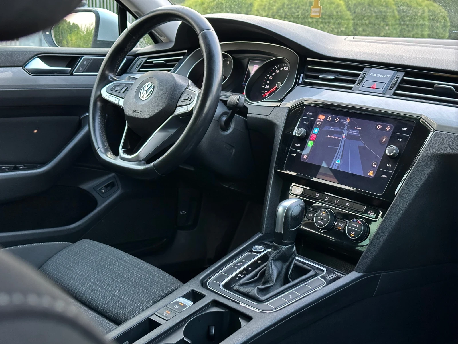 VW Passat 2.0 TDI | DSG | Facelift | Distronic | CarPlay , снимка 14 - Автомобили и джипове - 55710299