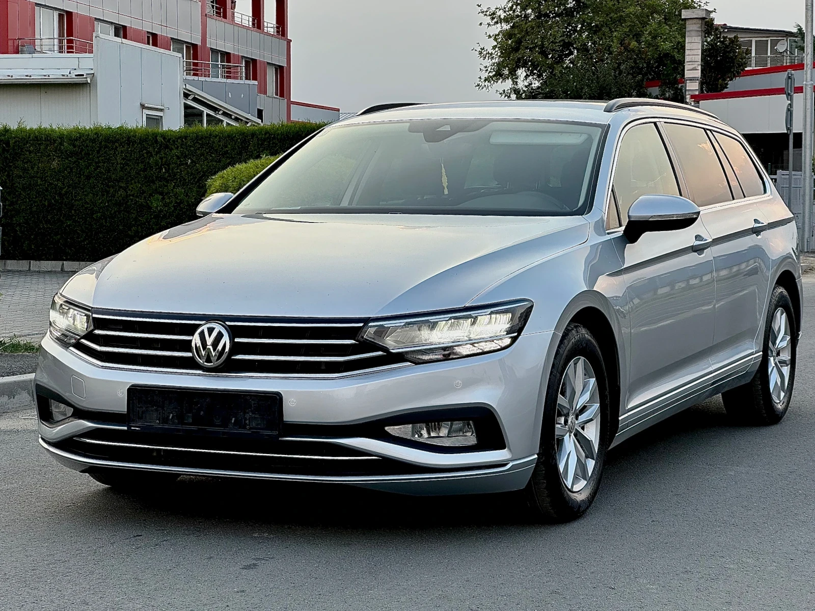VW Passat 2.0 TDI | DSG | Facelift | Distronic | CarPlay 