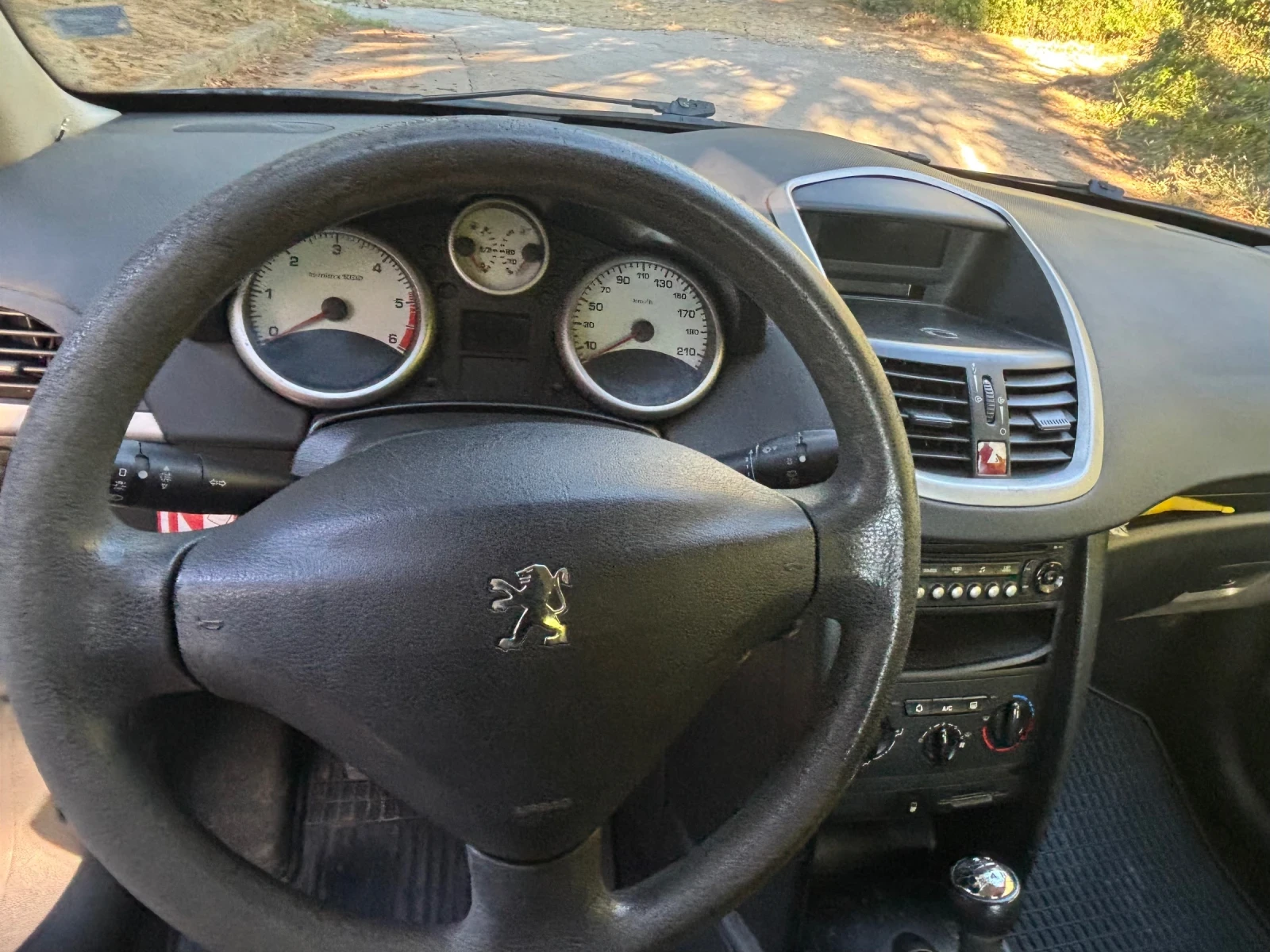Peugeot 207 1.6 HDI, снимка 4 - Автомобили и джипове - 55980873