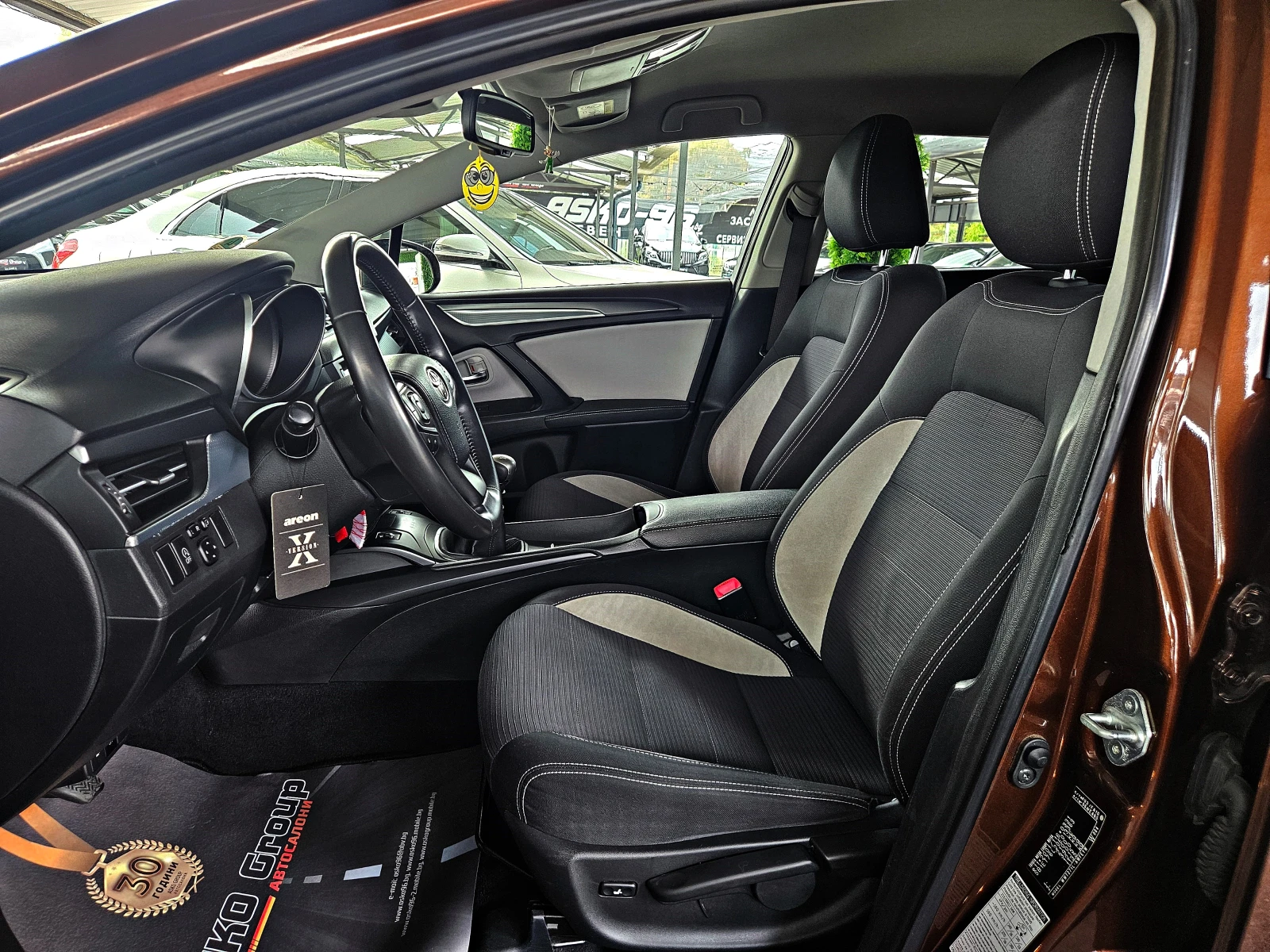 Toyota Avensis FACE/D-4D/GERMANY/DISTRON/CAMERA/ПОДГРЕВ/LINE ASYS, снимка 15 - Автомобили и джипове - 56225031