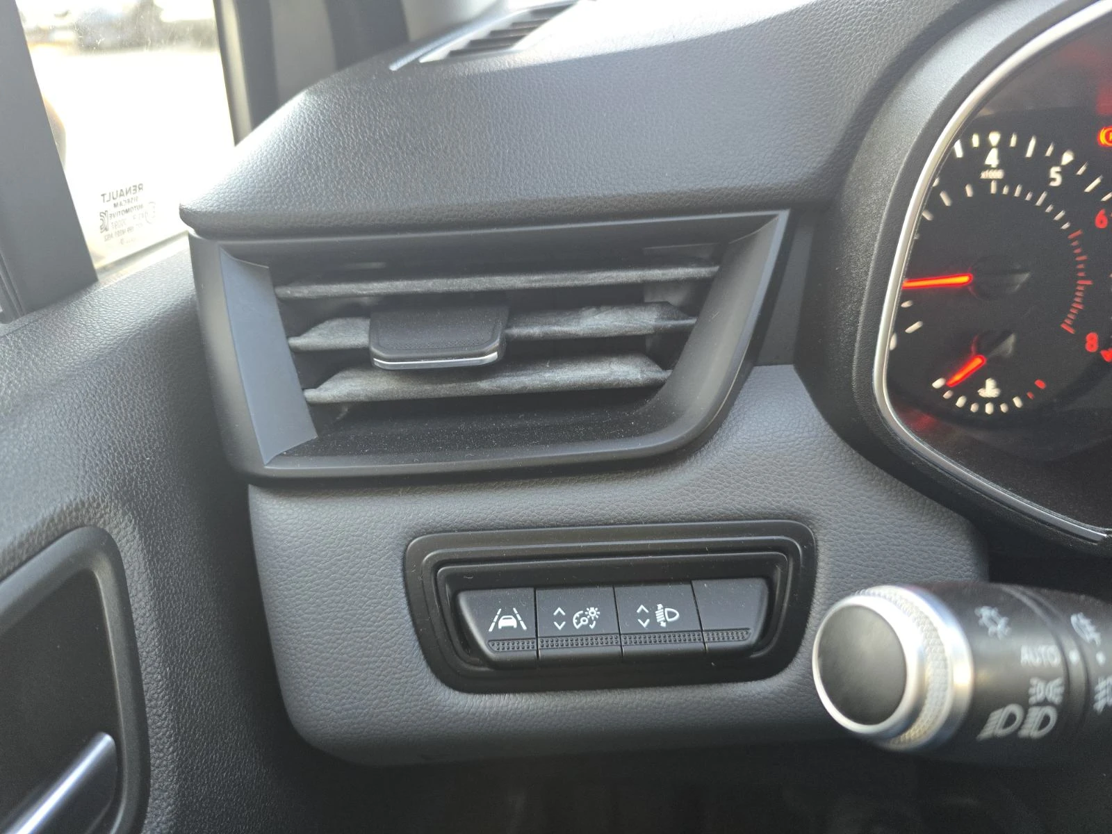 Renault Clio 1.0 TCe 75, снимка 10 - Автомобили и джипове - 56256336