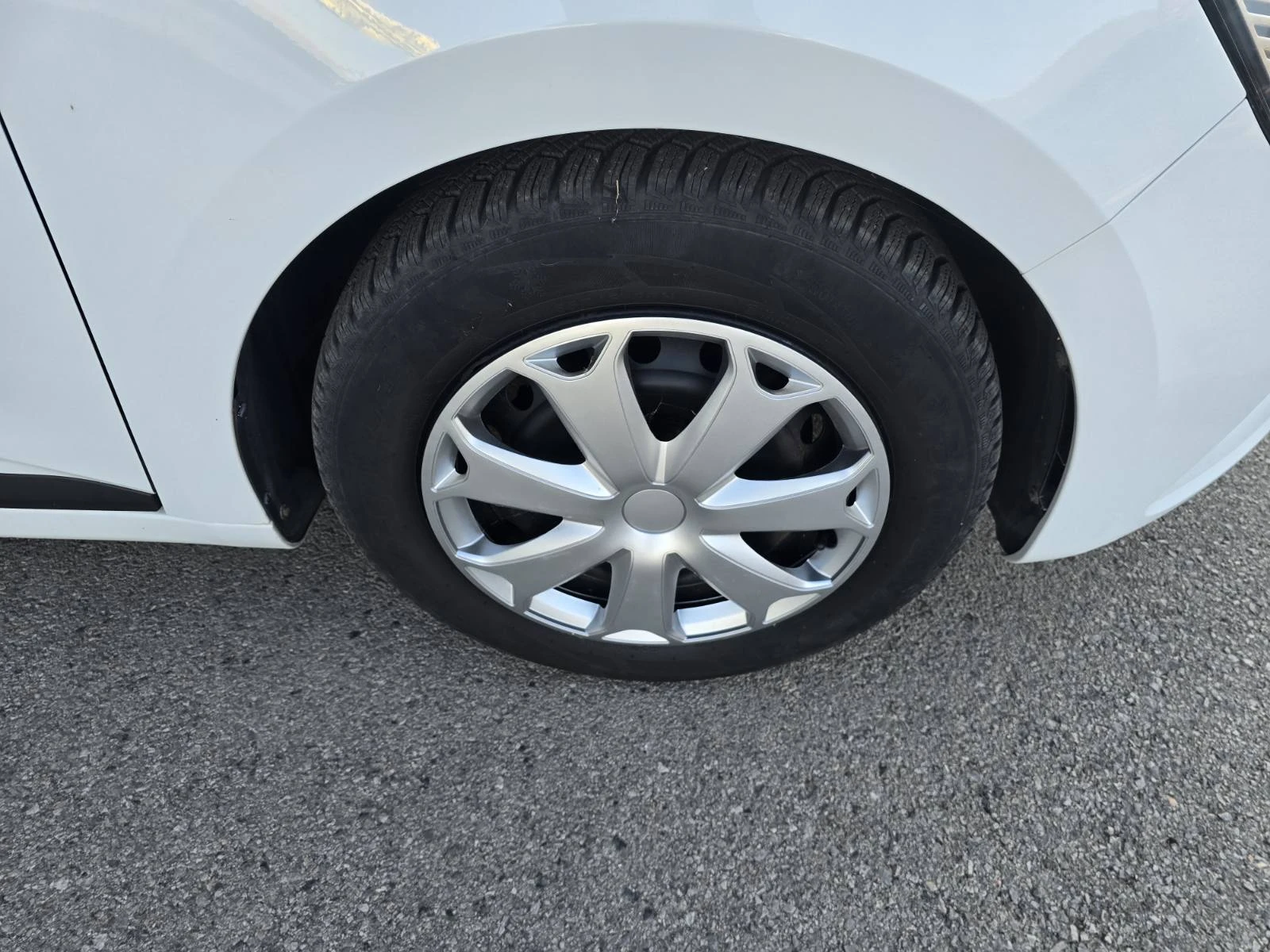 Renault Clio 1.0 TCe 75, снимка 15 - Автомобили и джипове - 56256336