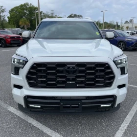 Toyota Sequoia Platinum   4WD без удари и щети , снимка 2