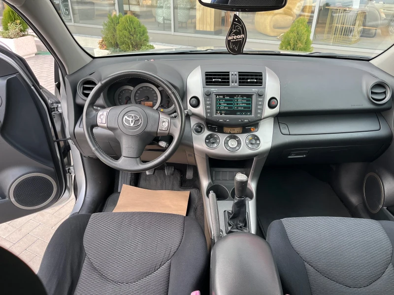 Toyota Rav4 2.0 VVTi/Navi/4X4, снимка 7 - Автомобили и джипове - 48229258