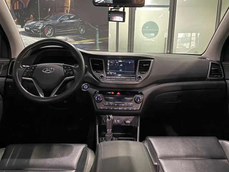 Hyundai Tucson 1.7 2Wd Modern, снимка 7 - Автомобили и джипове - 55651901