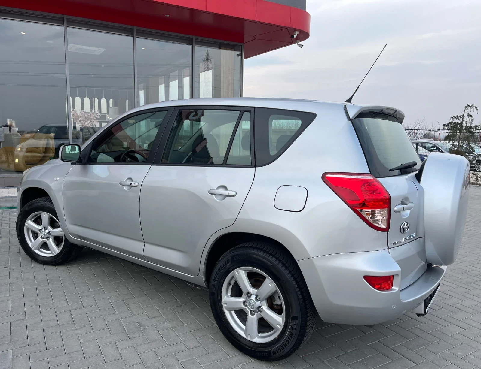 Toyota Rav4 2.0 VVTi/Navi/4X4 - изображение 6