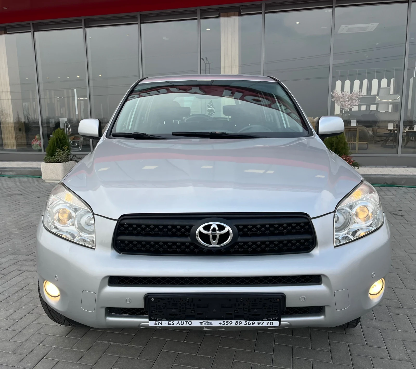 Toyota Rav4 2.0 VVTi/Navi/4X4 - изображение 2