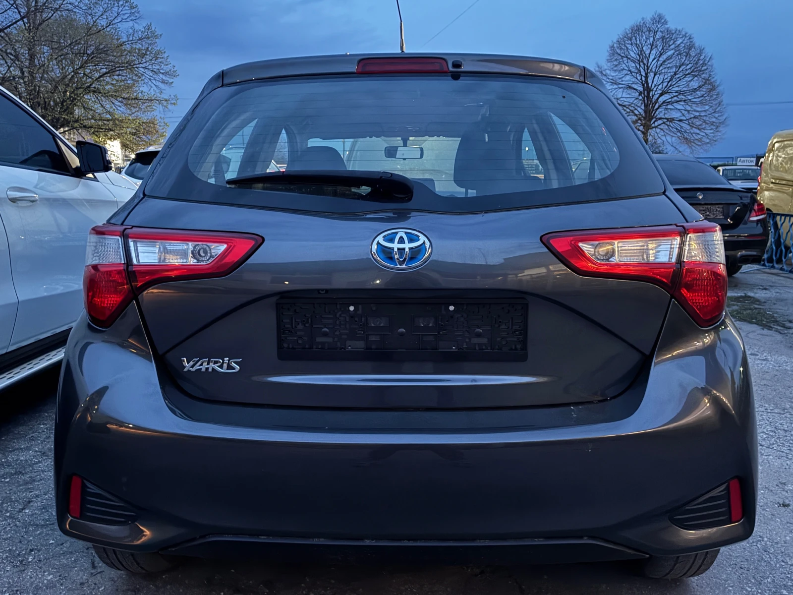 Toyota Yaris 1.4D4D/Automatik+ Navi+ Камера, снимка 4 - Автомобили и джипове - 53842431