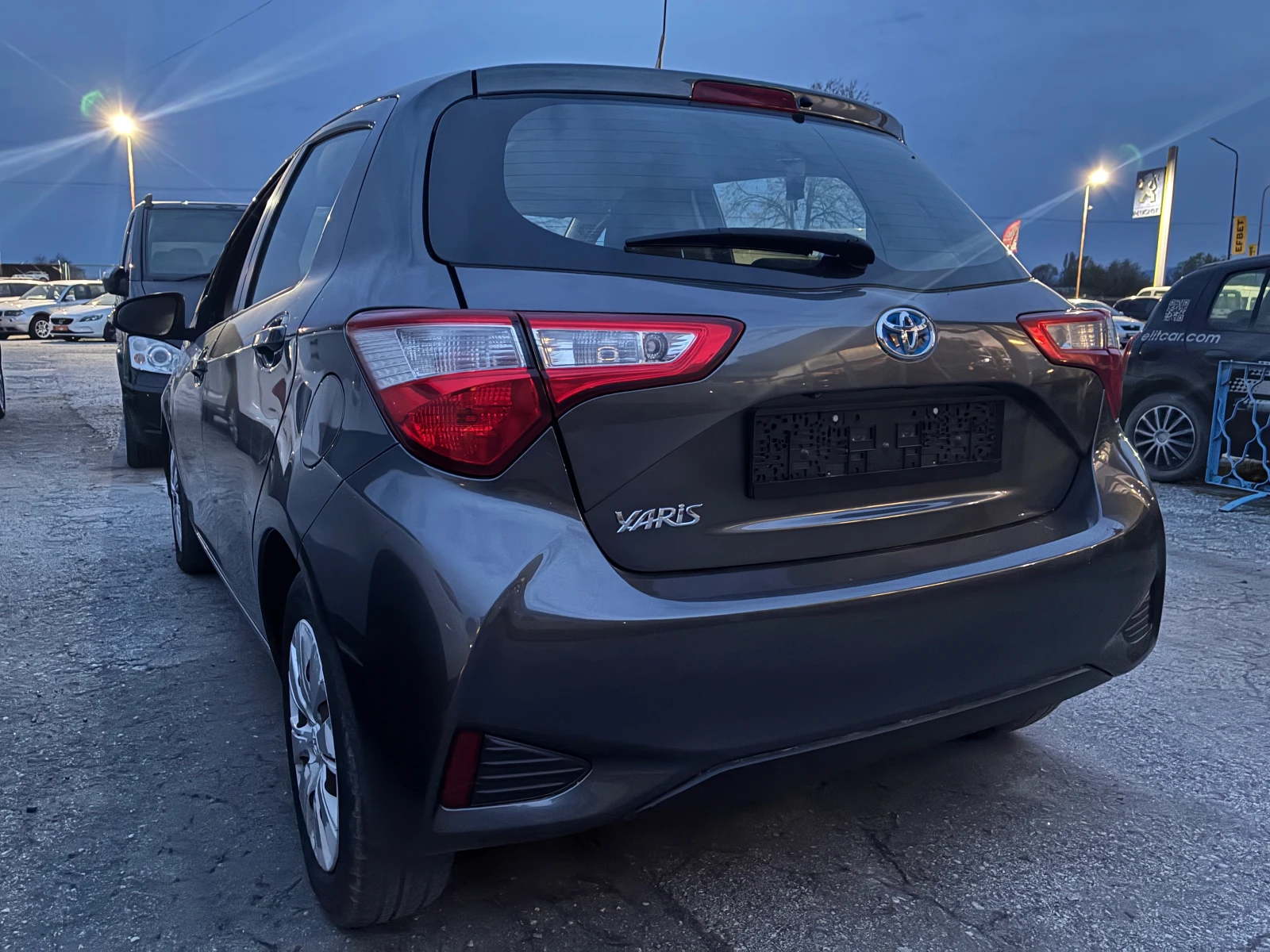 Toyota Yaris 1.4D4D/Automatik+ Navi+ Камера, снимка 3 - Автомобили и джипове - 53842431