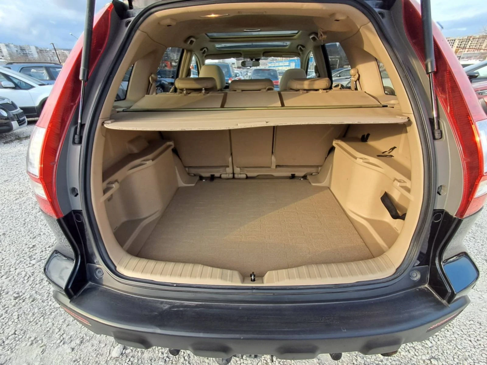 Honda Cr-v 2.0i Италия, снимка 15 - Автомобили и джипове - 53900141