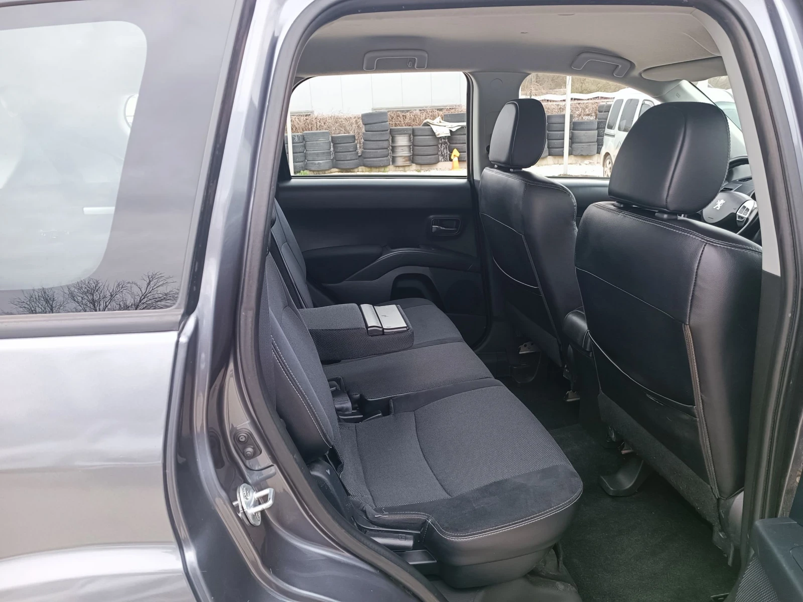 Peugeot 4007 2.4i-170кс-ШВЕЙЦАРИЯ-РЪЧКА-4Х4-7м, снимка 11 - Автомобили и джипове - 54058730