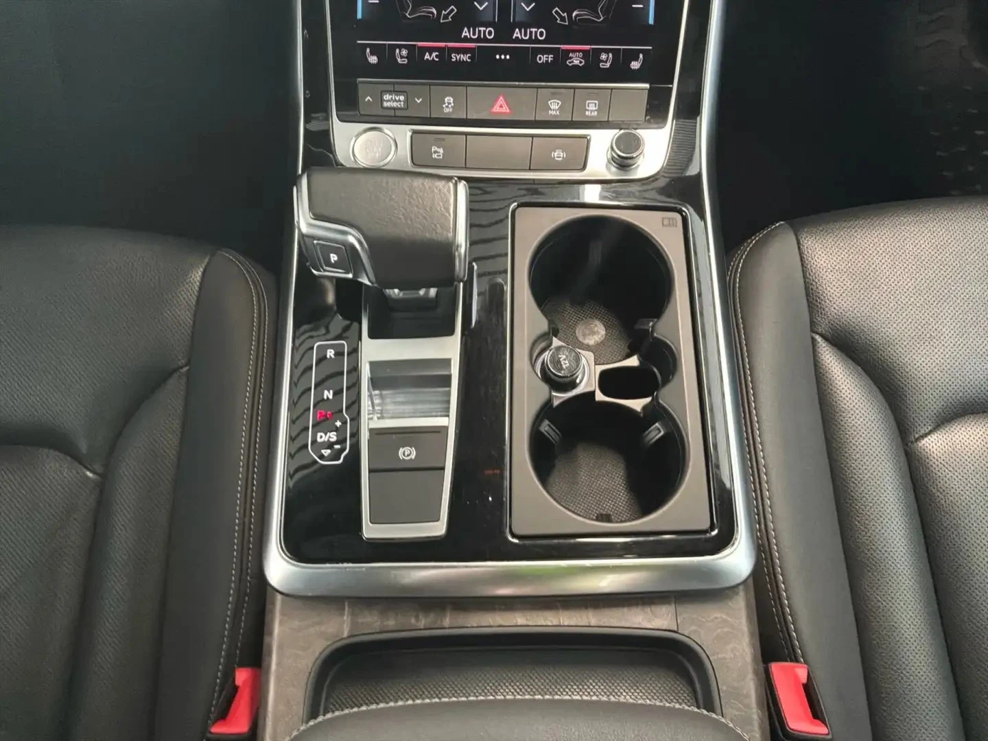 Audi Q8 Progressiv * АвтоКредит * (ЦЕНА ДО БГ), снимка 14 - Автомобили и джипове - 54999131