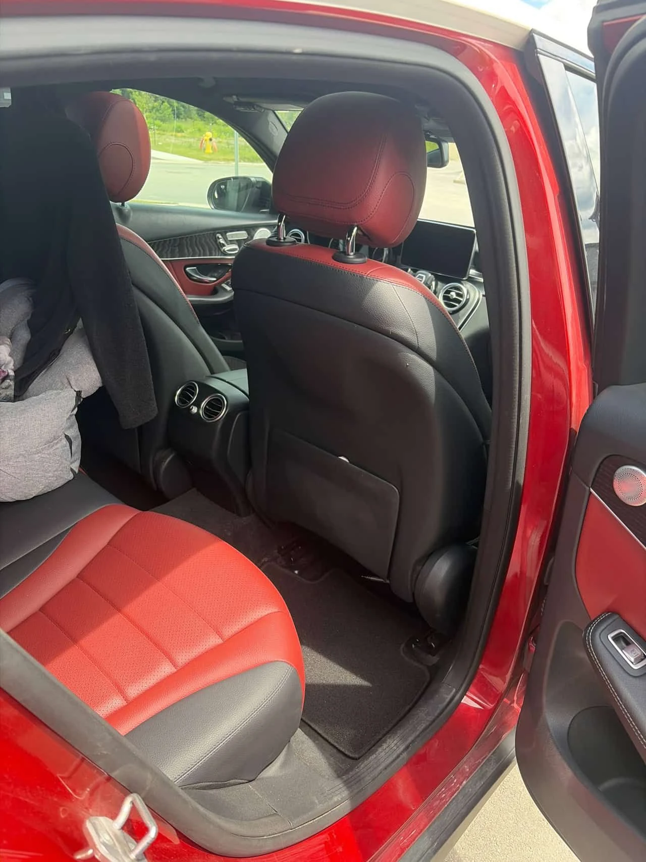 Mercedes-Benz GLC 300  * CARFAX * ОПЦИЯ ЗА ФИНАНСИРАНЕ, снимка 13 - Автомобили и джипове - 55051523