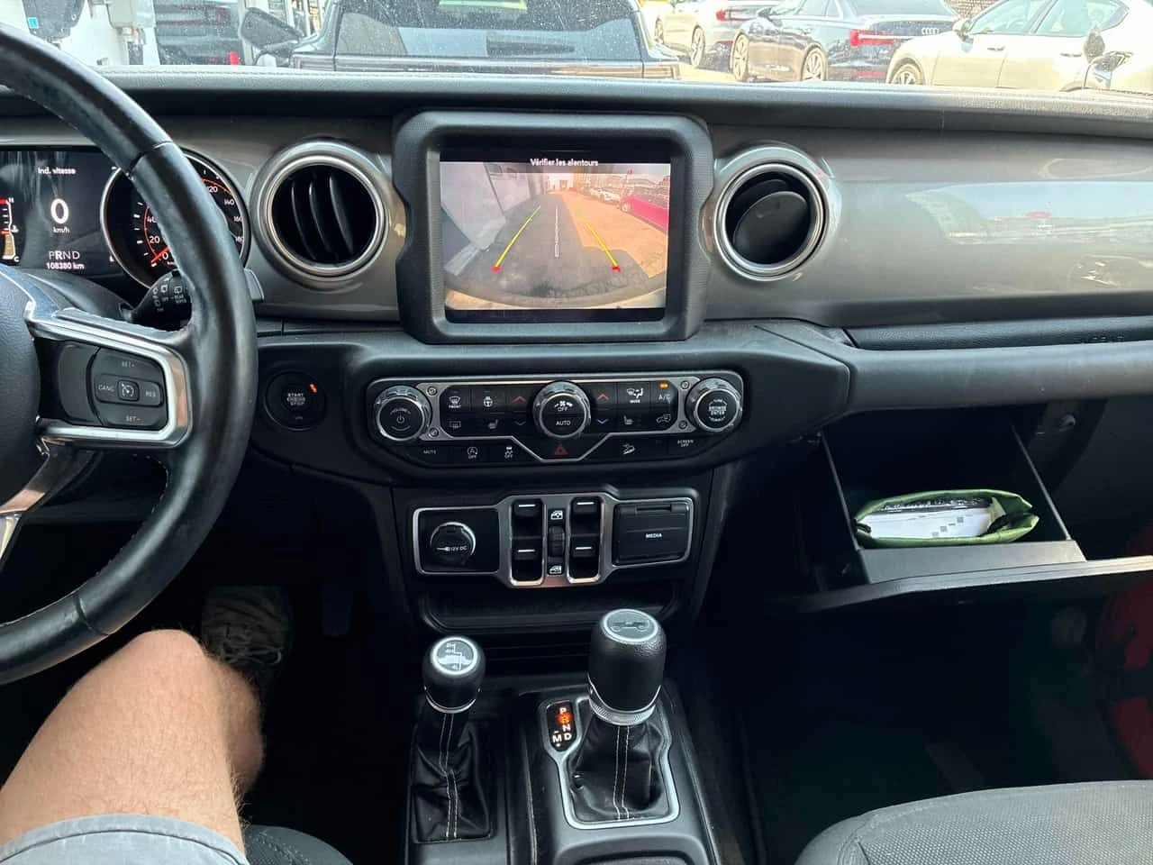 Jeep Wrangler * Sahara * АВТОКРЕДИТ БЕЗ ПЪРВОНАЧАЛНА ВНОСКА* , снимка 9 - Автомобили и джипове - 55182588