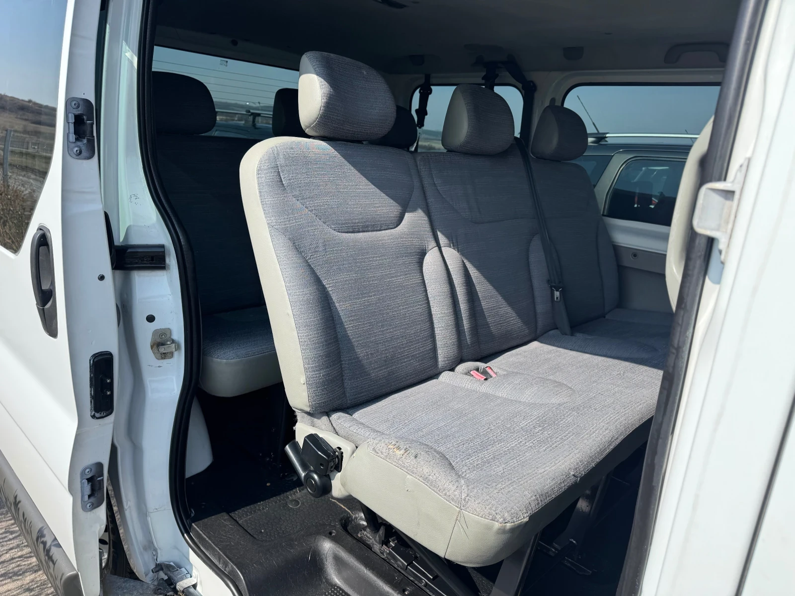 Renault Trafic 2.0D / 8+ 1 / Clima, снимка 8 - Бусове и автобуси - 53754162