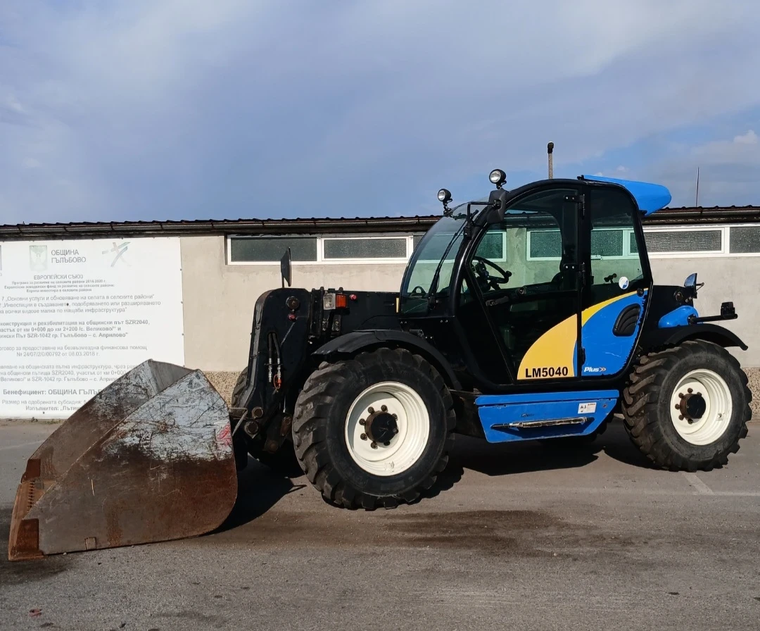 Телескопичен товарач New Holland LM5040 - изображение 2