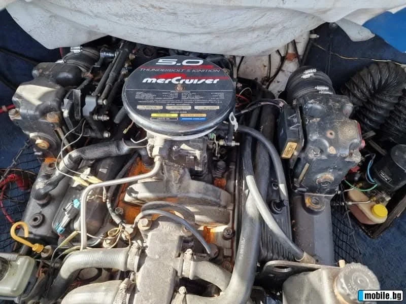 Моторна яхта Larson Larson, снимка 8 - Воден транспорт - 53747473