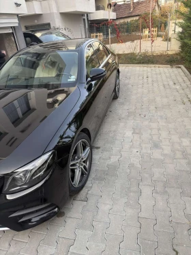 Mercedes-Benz E 220 4 matik, снимка 3