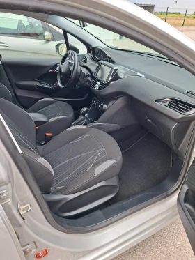 Peugeot 208, снимка 13