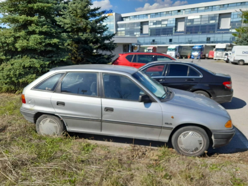 Opel Astra, снимка 3 - Автомобили и джипове - 47396738