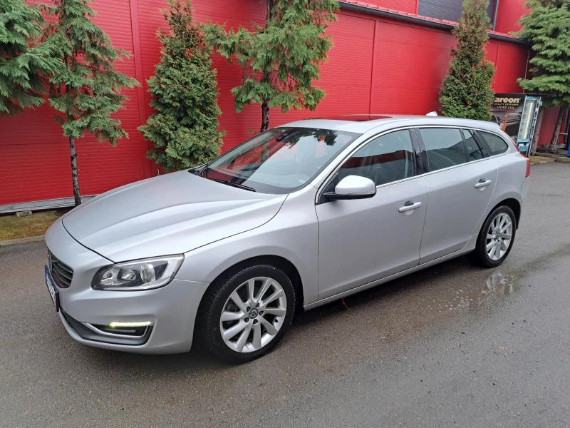 Volvo V60 R ДИЗАЙН D3, снимка 2 - Автомобили и джипове - 48282645