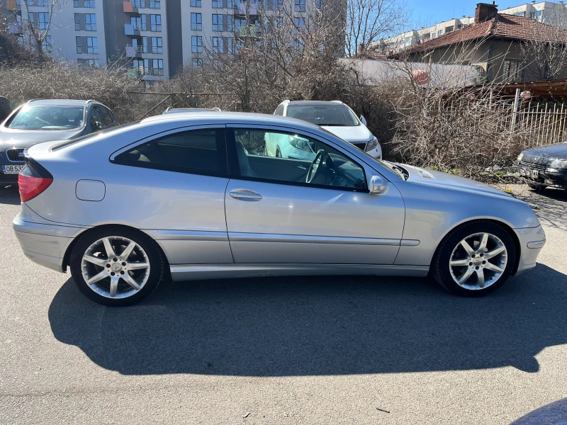 Mercedes-Benz C 220, снимка 3 - Автомобили и джипове - 49387960