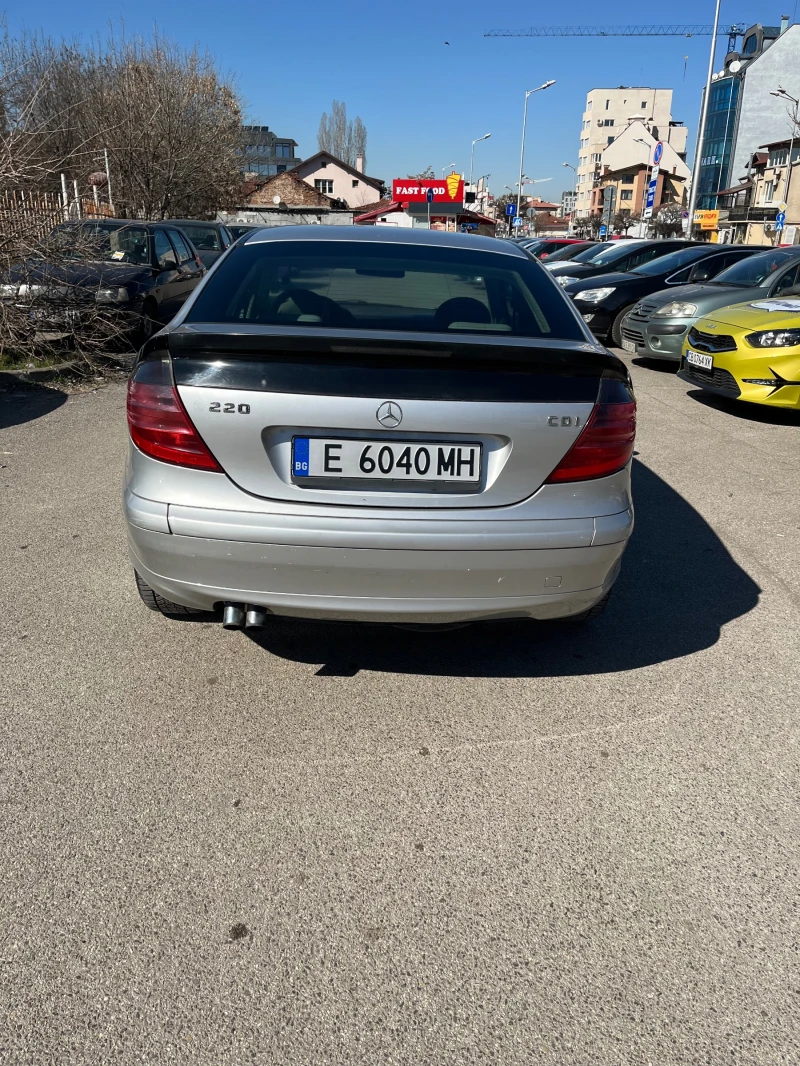 Mercedes-Benz C 220, снимка 2 - Автомобили и джипове - 49387960