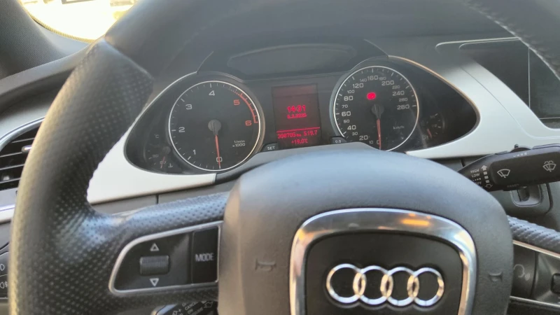 Audi A4 2.0TDI S-line , снимка 9 - Автомобили и джипове - 49389125