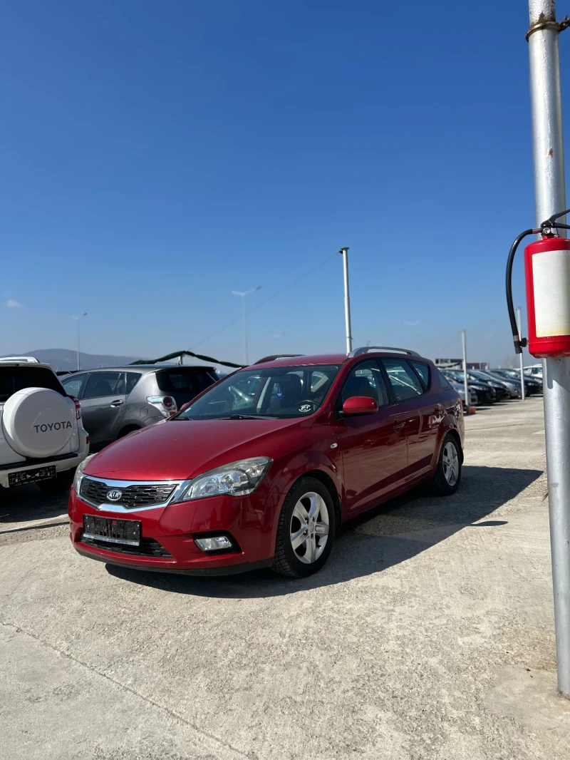 Kia Ceed 1.4, снимка 2 - Автомобили и джипове - 49532350