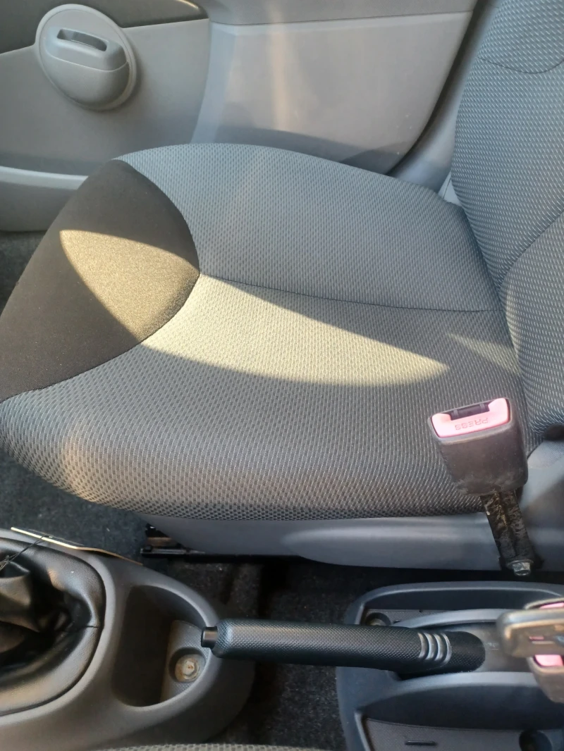 Toyota Aygo, снимка 9 - Автомобили и джипове - 52094515