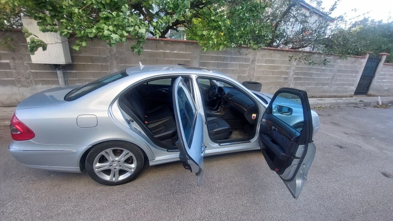 Mercedes-Benz E 280, снимка 12 - Автомобили и джипове - 52788444