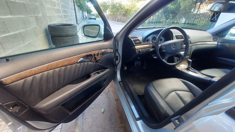 Mercedes-Benz E 280, снимка 8 - Автомобили и джипове - 52788444