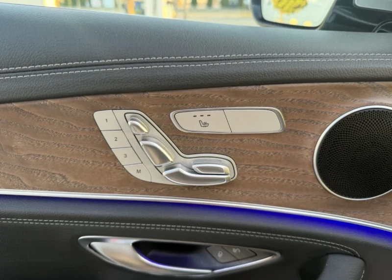 Mercedes-Benz E 200 Хибрид, снимка 6 - Автомобили и джипове - 53373288