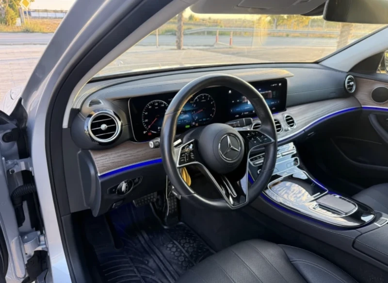 Mercedes-Benz E 200 Хибрид, снимка 5 - Автомобили и джипове - 53373288