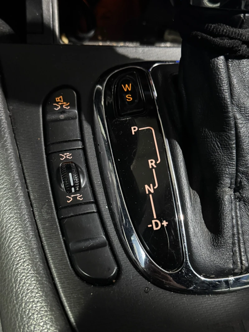 Mercedes-Benz CLK 500 DISTRONIC, снимка 5 - Автомобили и джипове - 53528261