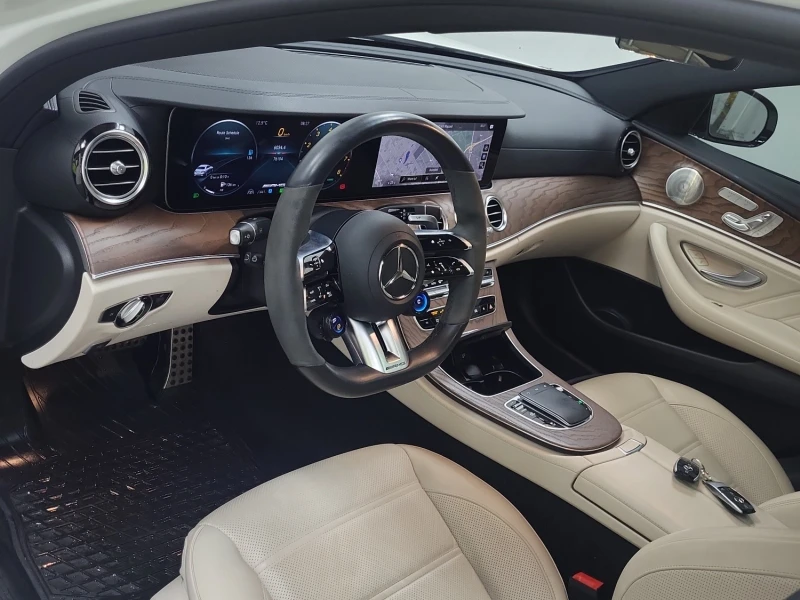 Mercedes-Benz E 53 AMG * * CARFAX * * АВТО КРЕДИТ * * , снимка 9 - Автомобили и джипове - 53529416