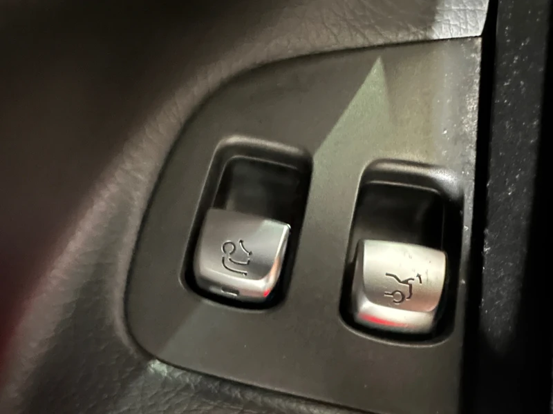 Mercedes-Benz E 220, снимка 14 - Автомобили и джипове - 53564041